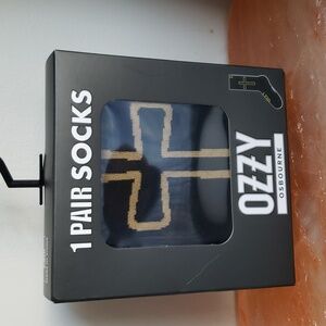 (1) Pair Ozzy Osbourne Black & Gold Men's Socks. NIP